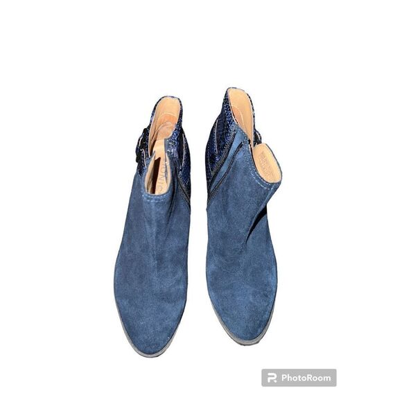 ✨Vionic Naomi Women's Suede Snake-Print Water-Resistant Boots✨ - Picture 5 of 7